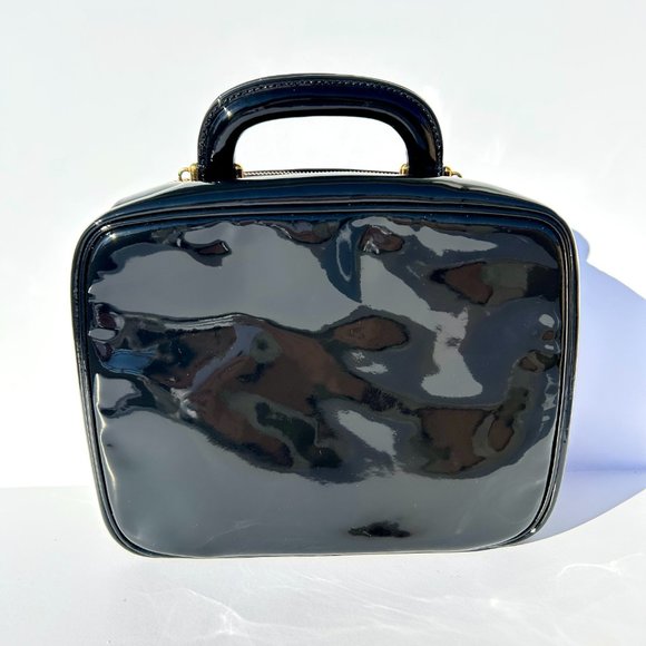 Chanel Timeless Zip Around Vanity Shoulder Bag - Picture 15 of 16